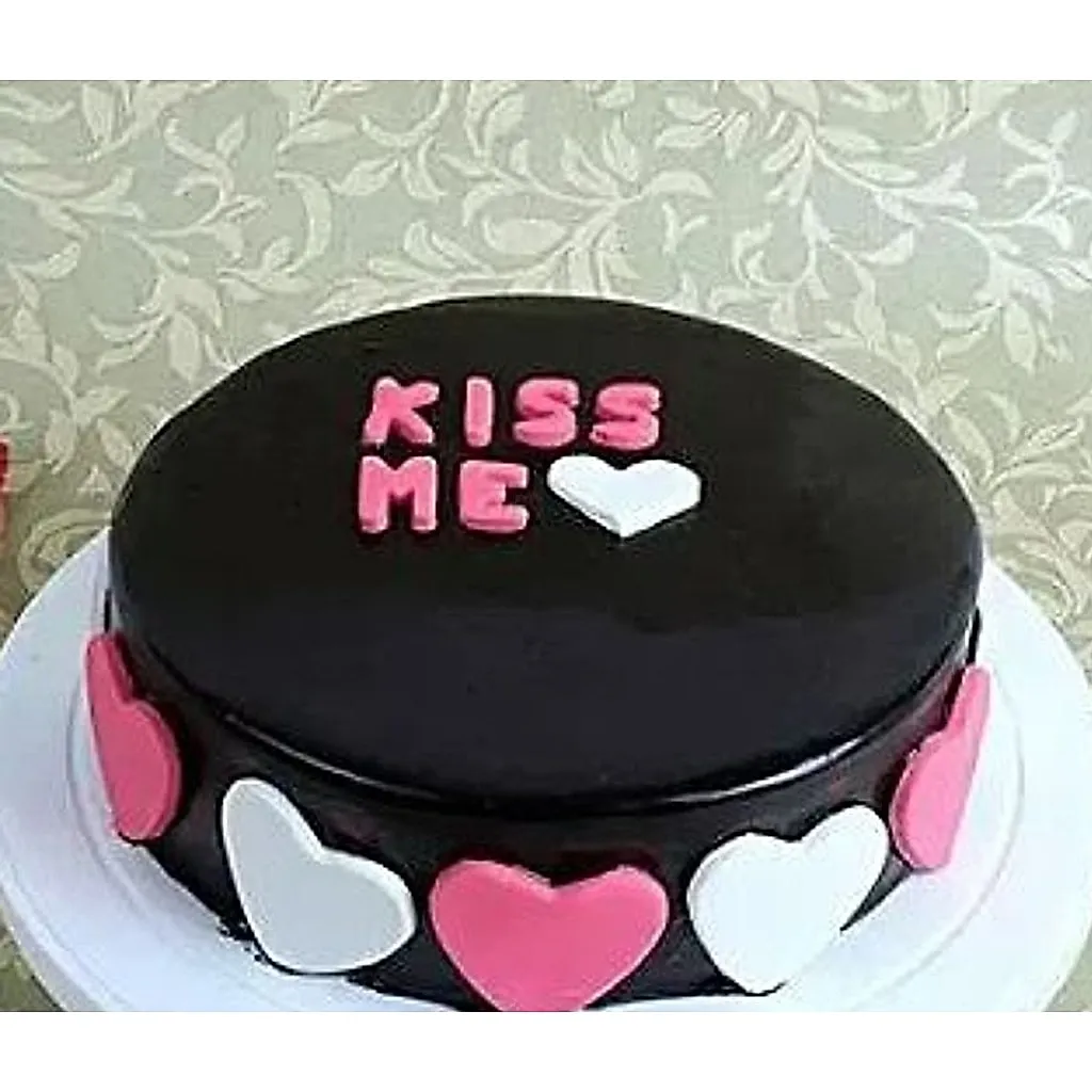 Kiss Me Cake thumbnail 2