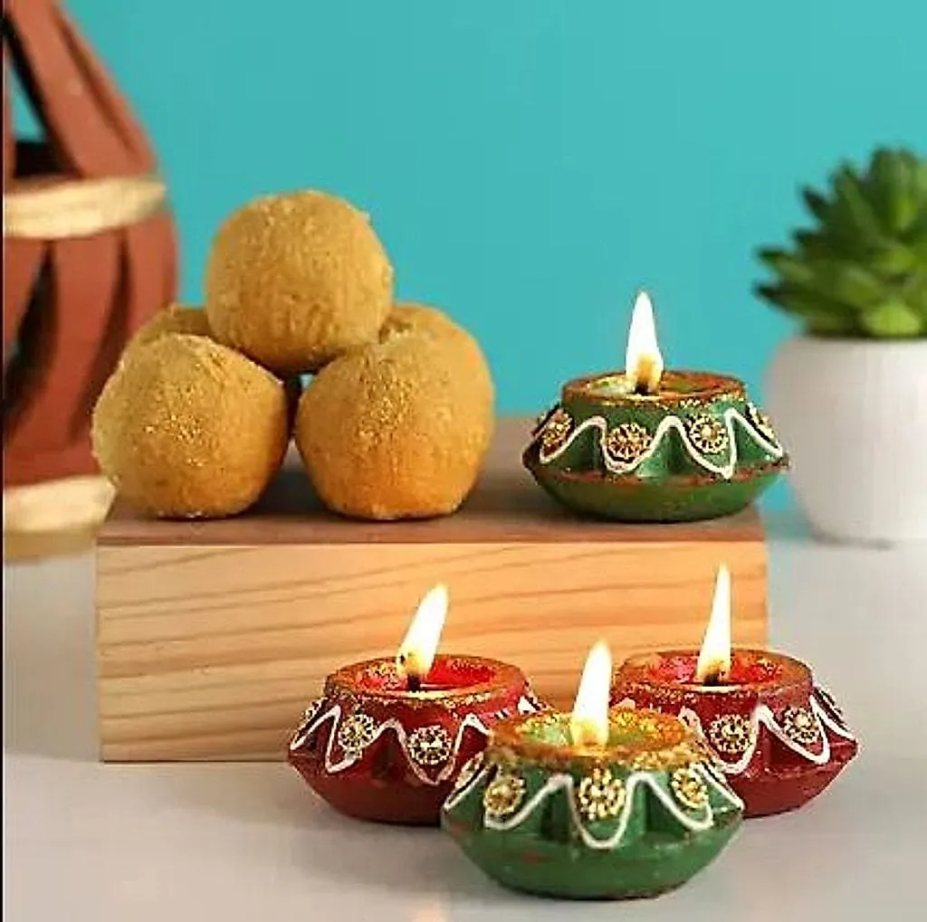 Besan Laddu & Diyas Combo